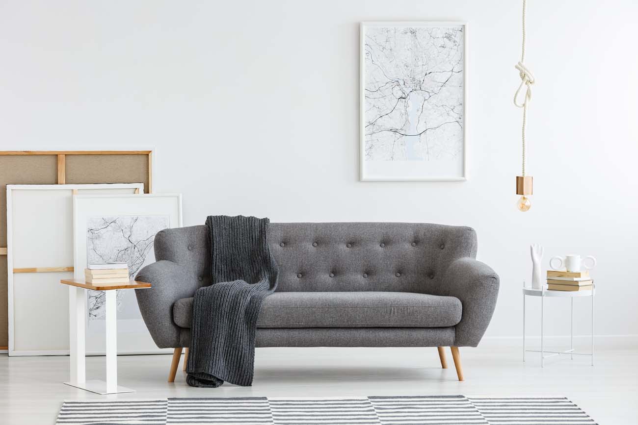 Antara Couch dan Sofa: Pilih yang Mana?