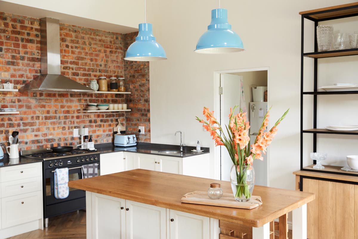 Five Types of Lighting to Make Your Kitchen Look Pretty and Comfy