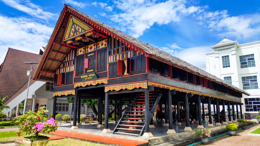 Rumah Adat Aceh Makna Filosofis Dan Ciri Khas Bangunannya