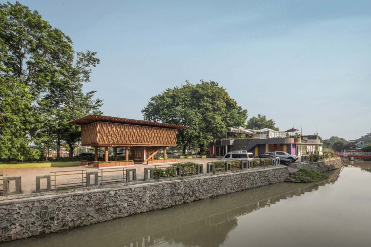 SHAU’s Microlibrary in Semarang Exemplifies How a Tiny Building Could Bring Holistic Impacts