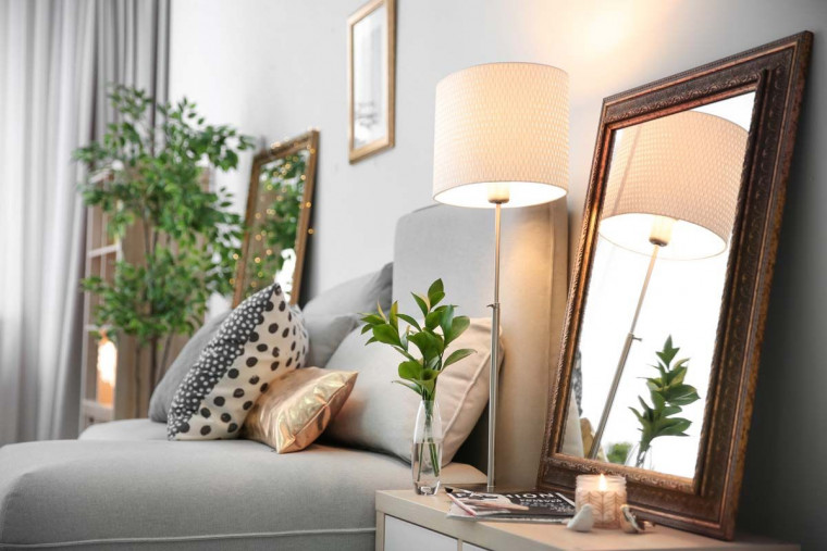 Six Ideas for Decorating Your Living Room with Mirrors