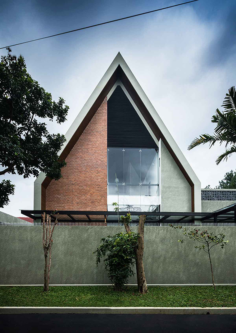 Rumah sedap malam  berlokasi di Pakuan Bogor ini dirancang 