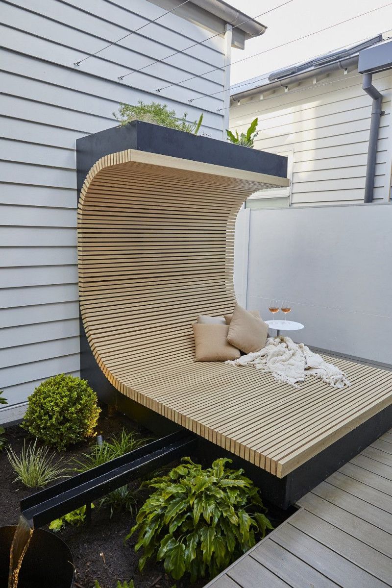 DecoWood Daybed Wows Judges on The Block 2020