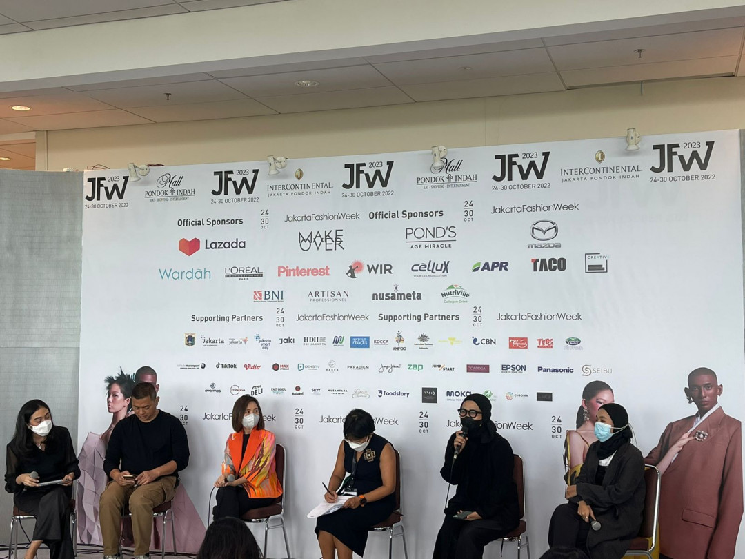 Kolaborasi Kreativitas HDII DKI Jakarta dan TACO di Jakarta Fashion Week 2023