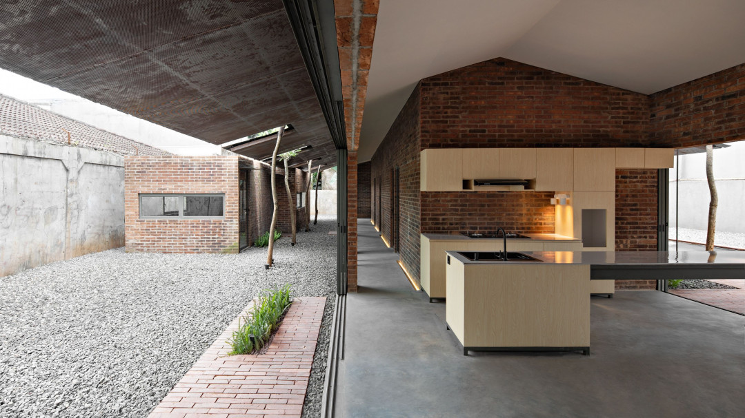 FM House's Monochromatic Brick Tones Present Exclusive Feel on A Residential Unit