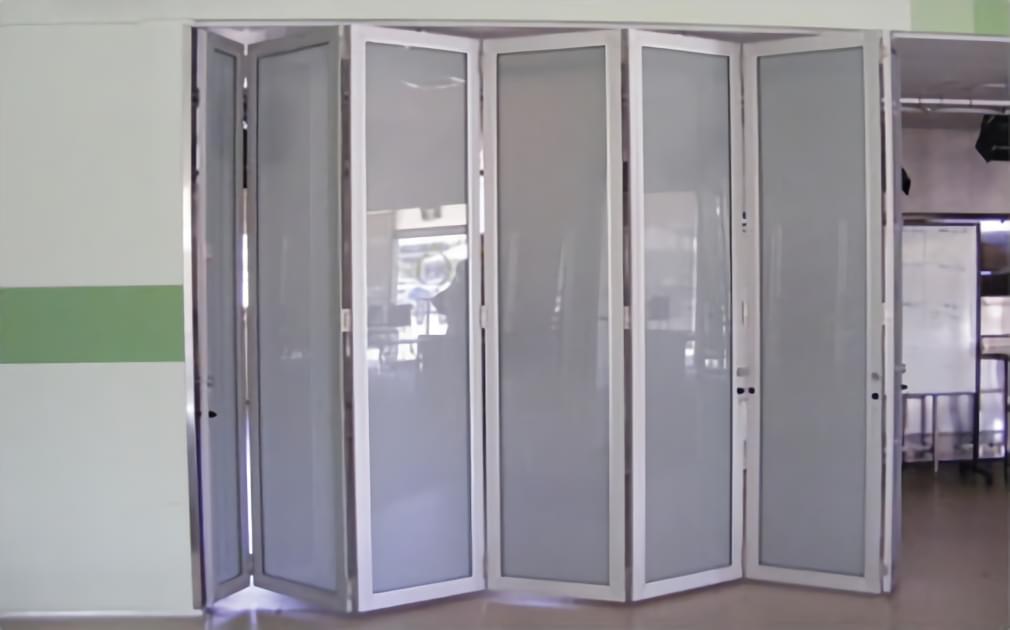 Glass Stacking Door – GS1 from The Australian Trellis Door Co