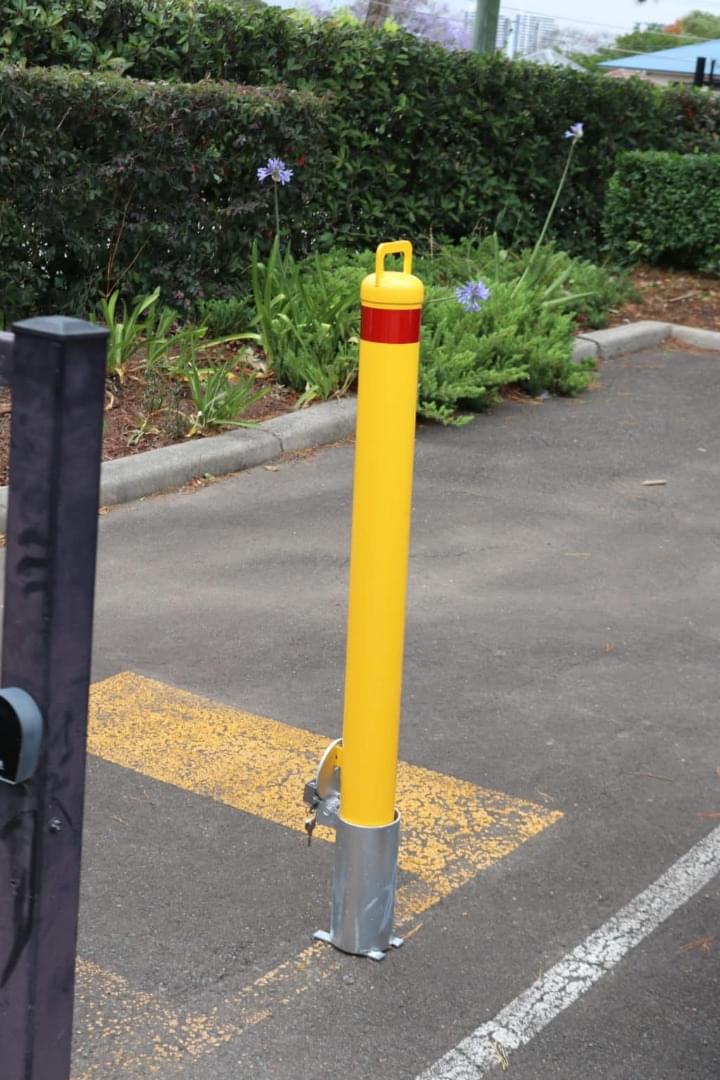 EV307 90mm dia In-Ground Removable Lockable Verge Safety Bollards from Verge Safety Barriers