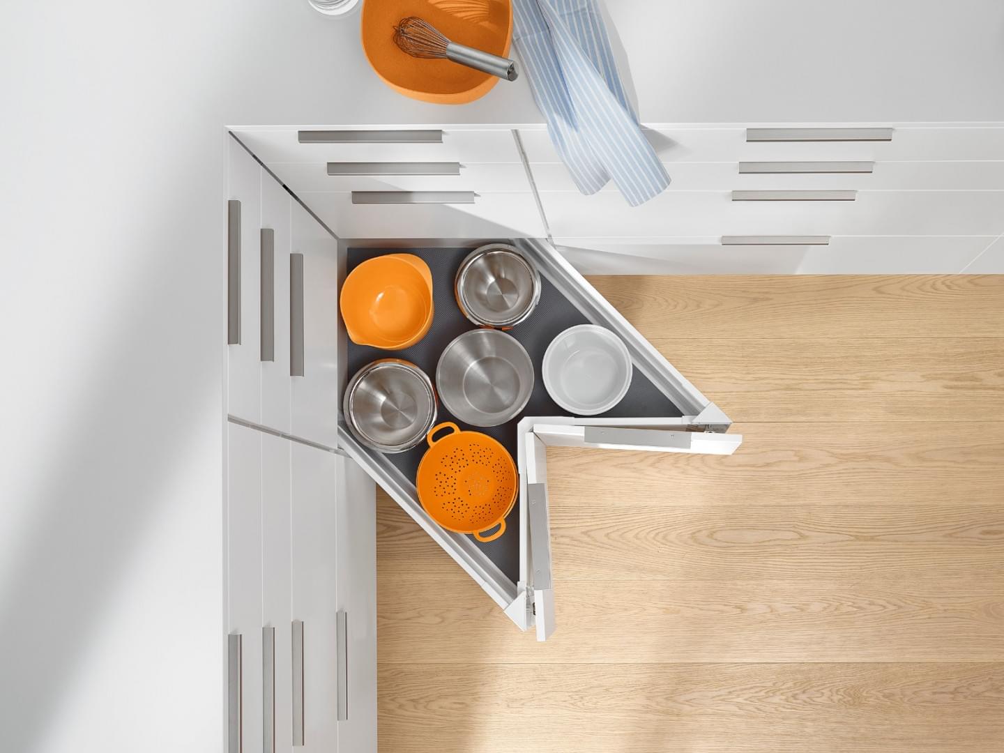 SPACE CORNER with TANDEMBOX from Blum