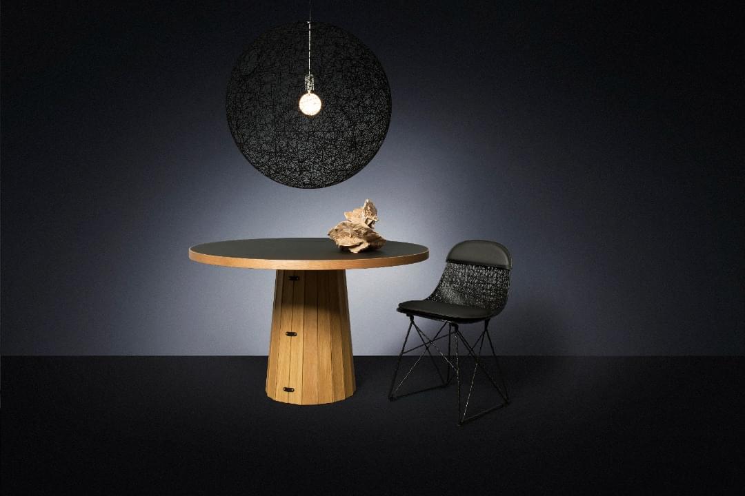Carbon Chair from Vastuhome