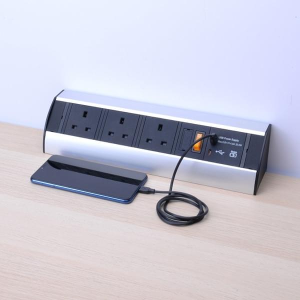 Power Station with 3 x BS Socket and 20W Dual USB Quick Charger - USB-A/ C from Kengo