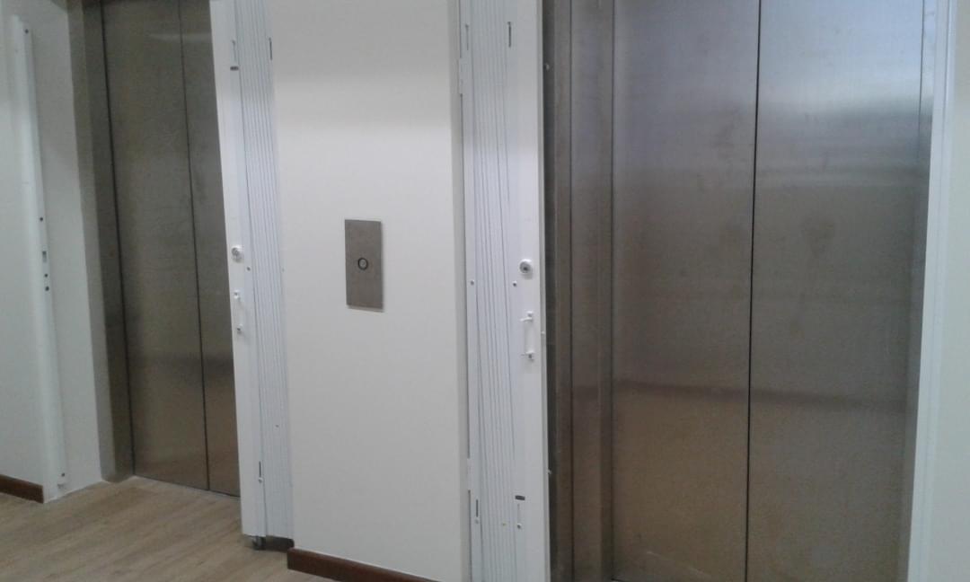Commercial Doors – S04™ Concertina Safety Screen System from The Australian Trellis Door Co