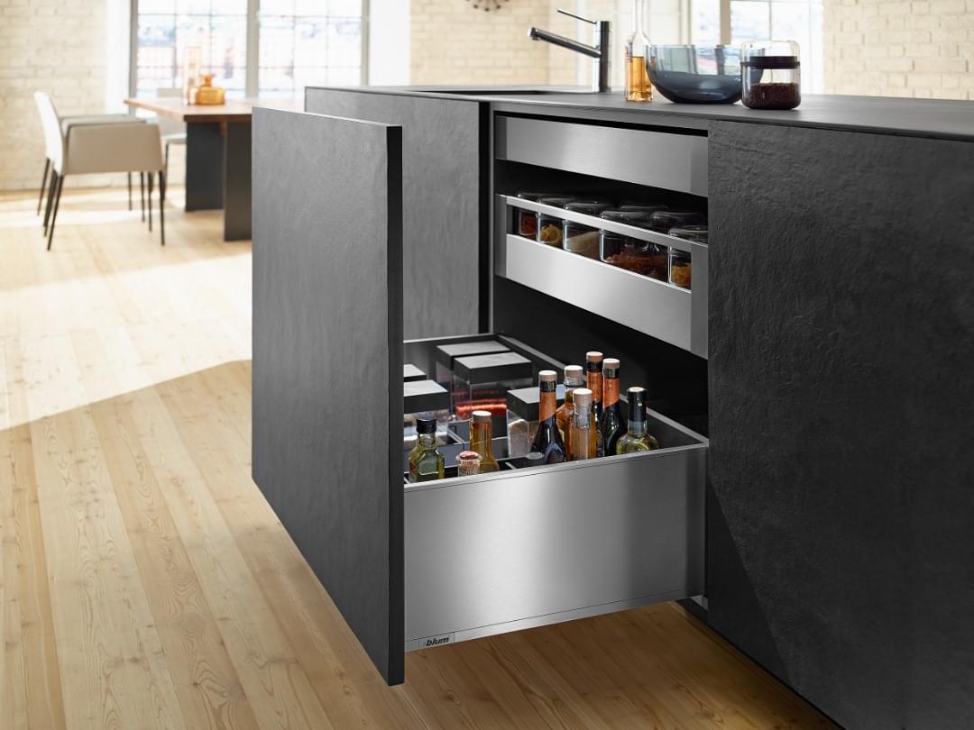 LEGRABOX High Fronted Pull-Out - F Height from Blum