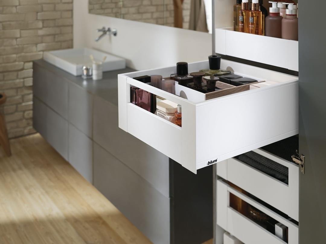 SPACE TOWER with LEGRABOX from Blum