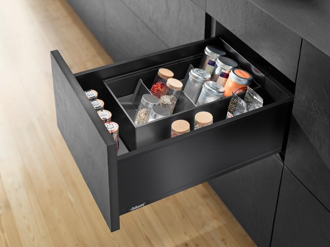 LEGRABOX High Fronted Pull-Out - C Height from Blum