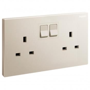 British standard sockets outlets 13 A - 250 V ~ from Legrand