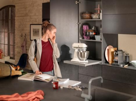 Pull-out shelf lock for MOVENTO from Blum