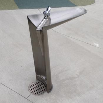 Bent Leaf Drinking Fountain