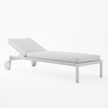 Timeless Chaise Lounge with Wheels