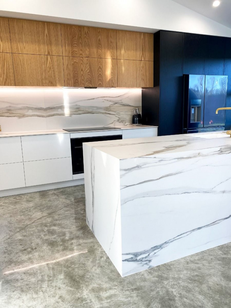 Porcelain Benchtops vs Engineered Stone: What are the 10 Main Differences? (Comparison)