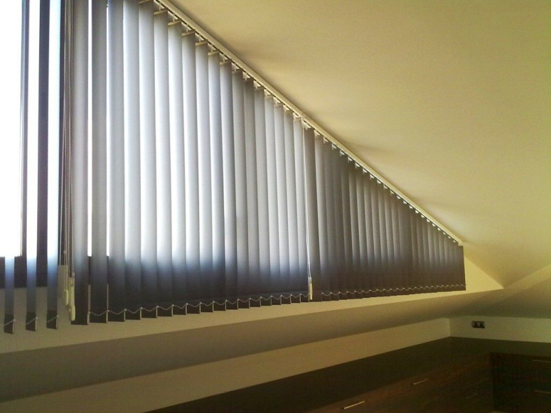 Mulai dari Blinds Hingga Curtain, Temukan Penutup Jendela yang Cocok untuk 7 Bentuk Jendela di Hunian Anda