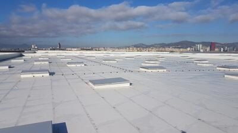 BMI EverGuard on the Flat Roof of a Logistics Warehouse